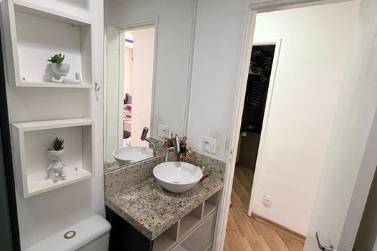 Banheiro Suíte de apartamento à venda com 3 quartos, 67m² em Vila Curuçá, Santo André
