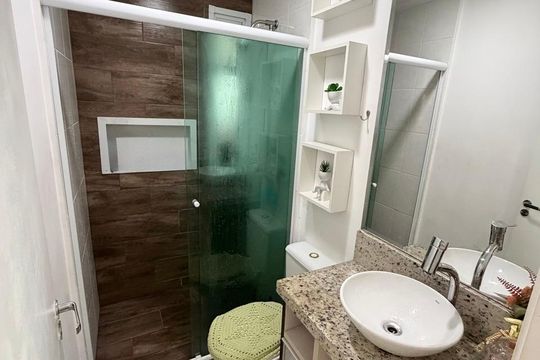 Banheiro Suíte de apartamento à venda com 3 quartos, 67m² em Vila Curuçá, Santo André