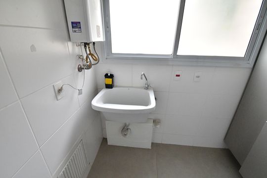 Área de Serviço de apartamento para alugar com 2 quartos, 82m² em Cambuí, Campinas