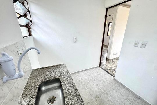Cozinha de apartamento para alugar com 2 quartos, 41m² em Jardim Hanna, Guarulhos