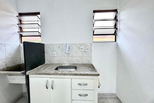 Cozinha de apartamento para alugar com 2 quartos, 41m² em Jardim Hanna, Guarulhos