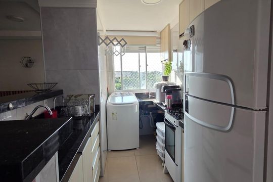 Cozinha de apartamento à venda com 2 quartos, 50m² em Jardim do Lago Continuacao, Campinas