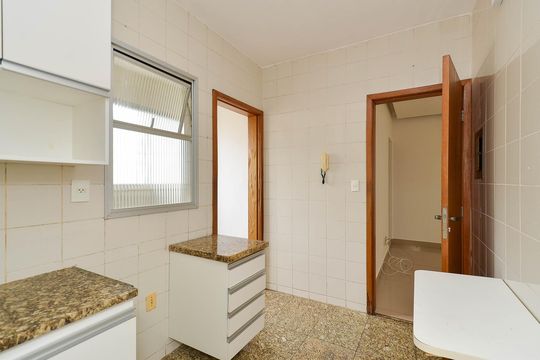 Cozinha de apartamento para alugar com 3 quartos, 87m² em Ipiranga, Belo Horizonte