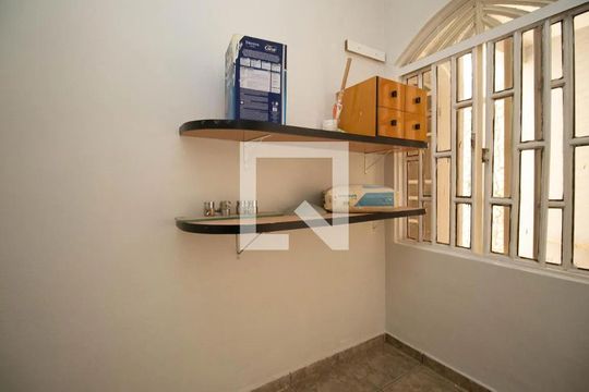 Dispensa de casa à venda com 3 quartos, 225m² em QSD 49, Brasília