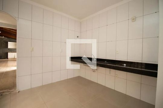 Cozinha de casa à venda com 3 quartos, 225m² em QSD 49, Brasília