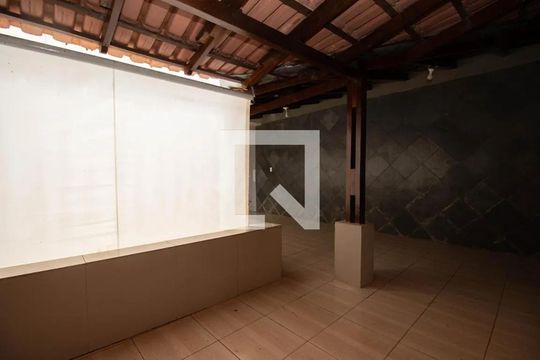 Área externa de casa à venda com 3 quartos, 225m² em QSD 49, Brasília