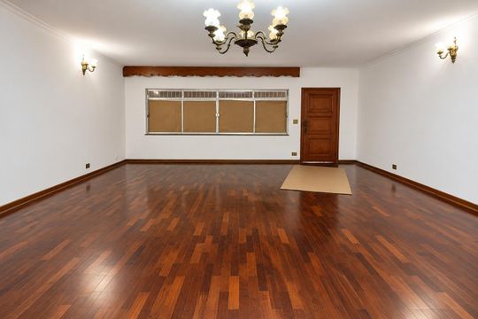 Casa para alugar com 7 quartos, 600m² em Rio Pequeno, São Paulo