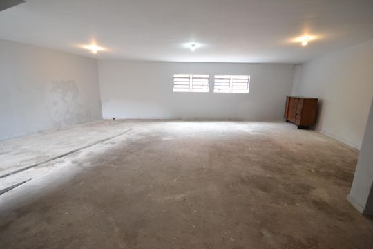 Garagem / Salão de casa para alugar com 7 quartos, 600m² em Rio Pequeno, São Paulo