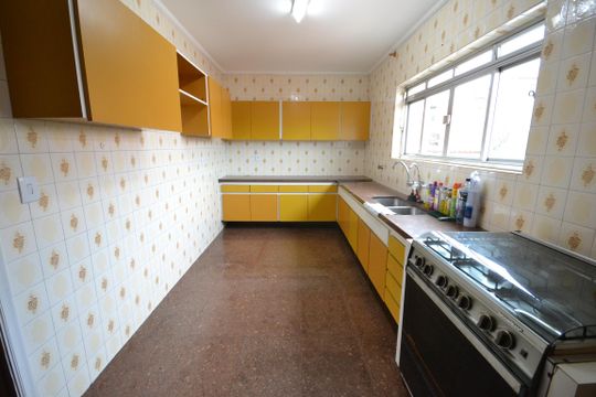 Cozinha de casa para alugar com 7 quartos, 600m² em Rio Pequeno, São Paulo