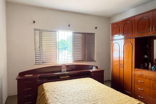 Quarto 2 de casa à venda com 2 quartos, 220m² em Vila Zat, São Paulo