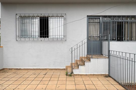 Varanda de casa à venda com 2 quartos, 220m² em Vila Zat, São Paulo