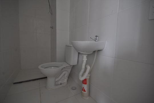 Banheiro de apartamento para alugar com 2 quartos, 32m² em Parque Novo Mundo, São Paulo