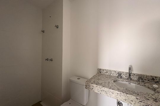 Banheiro da Suíte de apartamento à venda com 2 quartos, 44m² em Campestre, Santo André