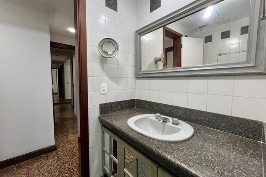 Banheiro de apartamento para alugar com 3 quartos, 147m² em Barra da Tijuca, Rio de Janeiro