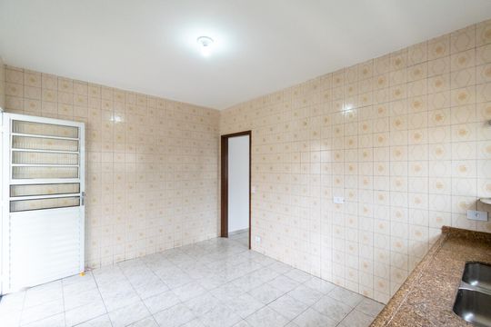 Cozinha de casa para alugar com 2 quartos, 50m² em Jardim Jabaquara, São Paulo