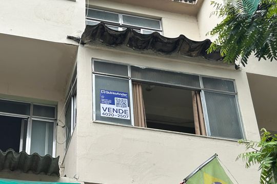 Fachada + placa de apartamento à venda com 1 quarto, 50m² em Realengo, Rio de Janeiro