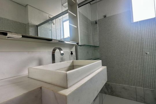Banheiro Social de apartamento à venda com 2 quartos, 70m² em Santa Efigênia, Belo Horizonte