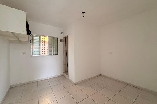 Sala/ suite de casa para alugar com 1 quarto, 25m² em Jardim Santo Antonio de Padua, Santo André