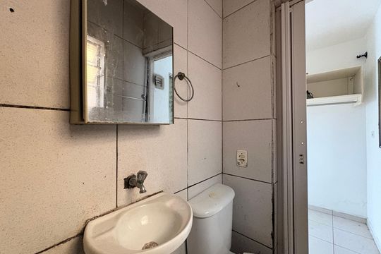 Banheiro suíte de casa para alugar com 1 quarto, 25m² em Jardim Santo Antonio de Padua, Santo André