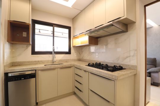 Cozinha de apartamento para alugar com 3 quartos, 117m² em Santa Mônica, Uberlândia