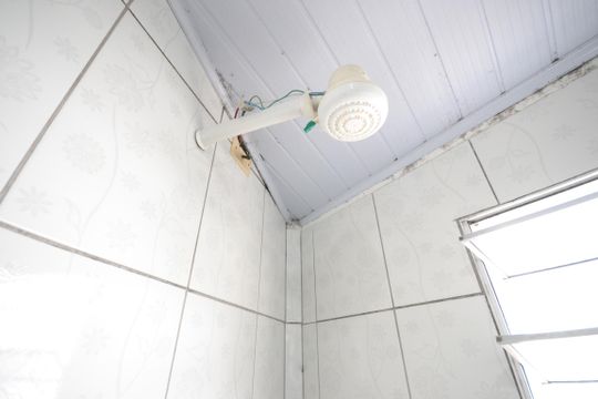 Banheiro de apartamento para alugar com 2 quartos, 35m² em Vila Dalva, São Paulo