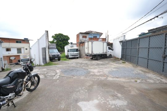Garagem de apartamento para alugar com 2 quartos, 35m² em Vila Dalva, São Paulo