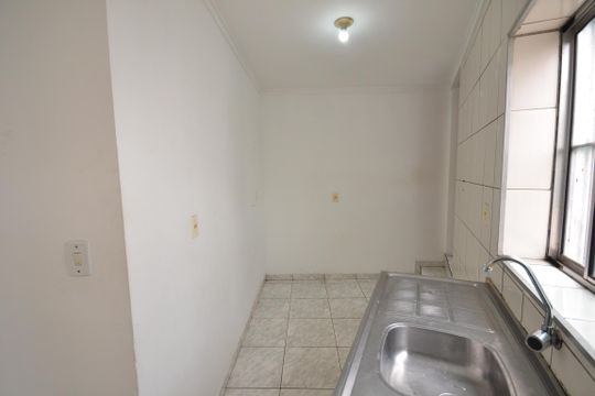 Cozinha e Área de Serviço de apartamento para alugar com 2 quartos, 35m² em Vila Dalva, São Paulo
