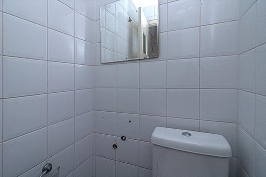 banheiro na área de serviço_2 de apartamento para alugar com 3 quartos, 94m² em Vila Gumercindo, São Paulo