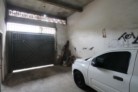 Garagem de casa à venda com 2 quartos, 165m² em Pedreira, Diadema