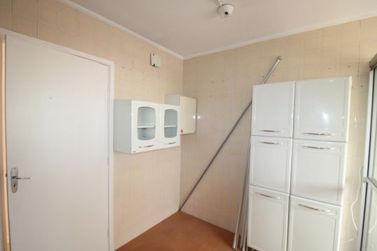 Cozinha de apartamento à venda com 2 quartos, 60m² em Vila Pauliceia, São Paulo
