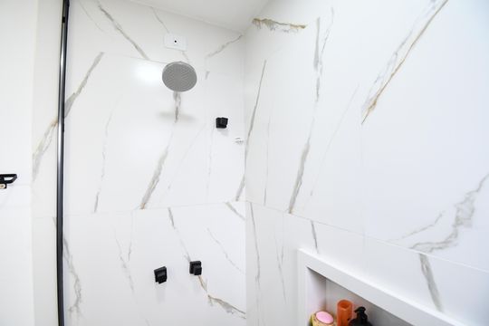 Banheiro  de casa para alugar com 3 quartos, 144m² em Bacacheri, Curitiba