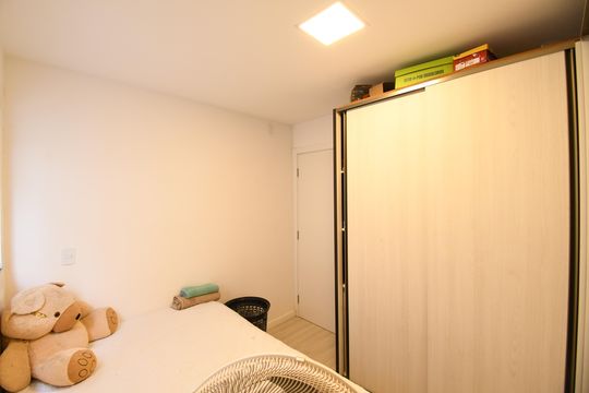 Quarto 2 de casa para alugar com 3 quartos, 144m² em Bacacheri, Curitiba