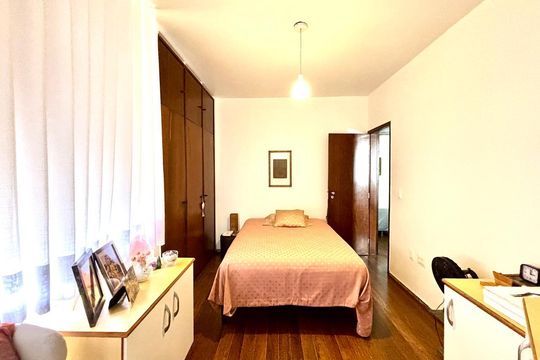 Apartamento à venda com 4 quartos, 140m² em Santo Antônio, Belo Horizonte