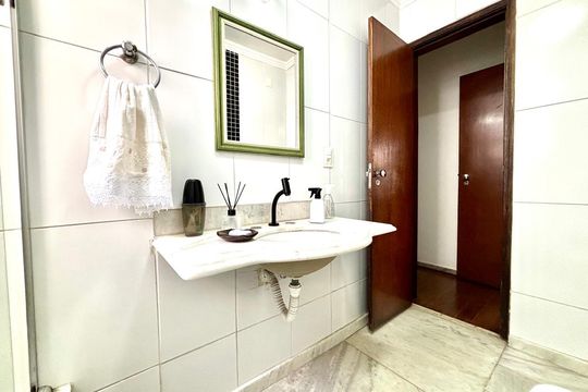 Apartamento à venda com 4 quartos, 140m² em Santo Antônio, Belo Horizonte