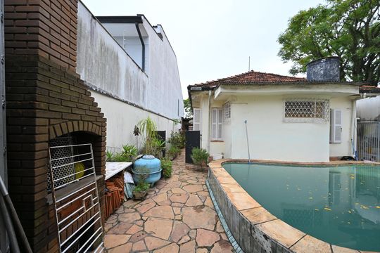 Área externa de casa à venda com 3 quartos, 400m² em Planalto Paulista, São Paulo