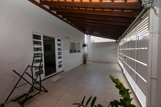 GARAGENS de casa à venda com 2 quartos, 126m² em Vila Costa E Silva, Campinas
