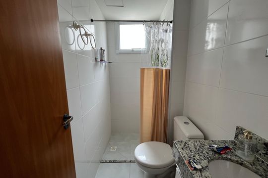 Banheiro de apartamento à venda com 2 quartos, 45m² em Jardim Iris, São Paulo