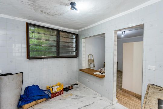 Cozinha de casa para alugar com 1 quarto, 30m² em Parque Sao Domingos, São Paulo