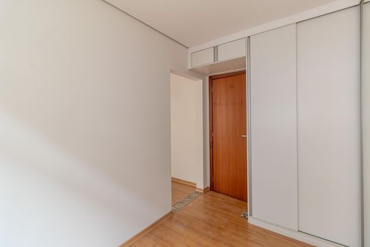 Closet de apartamento para alugar com 3 quartos, 267m² em Castelo, Belo Horizonte