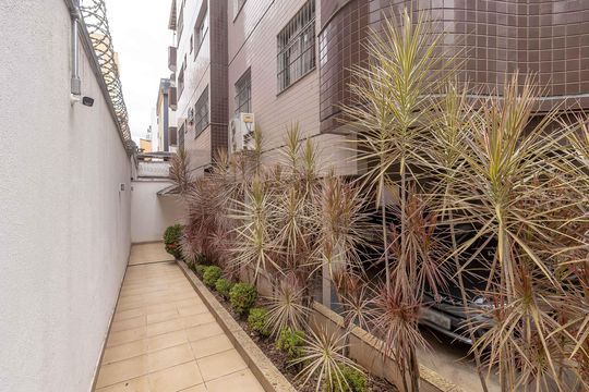 Hall de entrada de apartamento para alugar com 3 quartos, 267m² em Castelo, Belo Horizonte