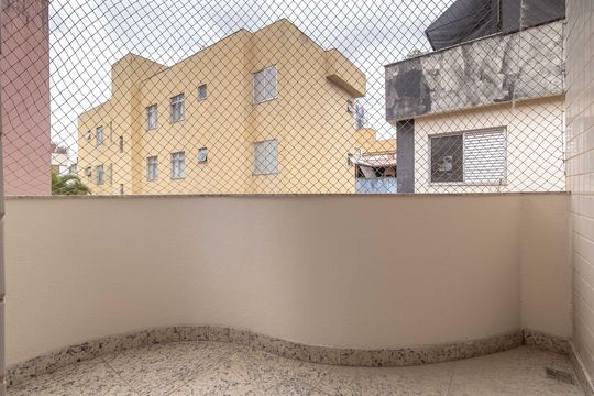 Sacada do Quarto 3 de apartamento para alugar com 3 quartos, 267m² em Castelo, Belo Horizonte