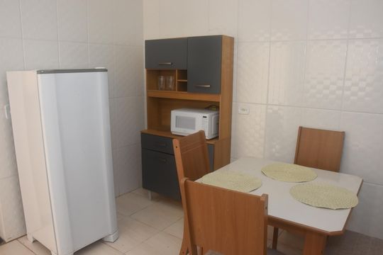 Cozinha de casa de condomínio para alugar com 2 quartos, 80m² em Vila Alpina, São Paulo