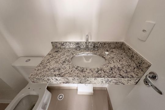Banheiro de apartamento à venda com 2 quartos, 44m² em Campestre, Santo André