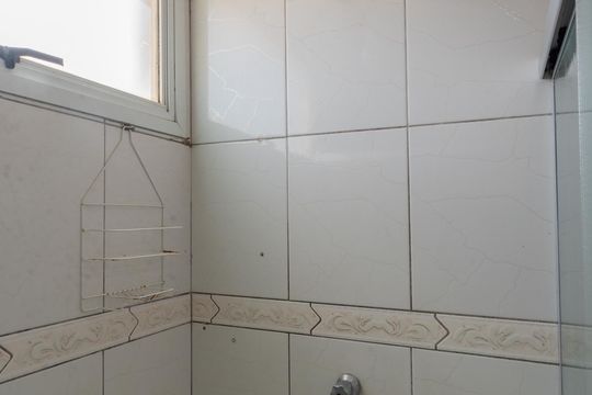 Banheiro de apartamento à venda com 2 quartos, 64m² em Jardim Andorinhas, Campinas