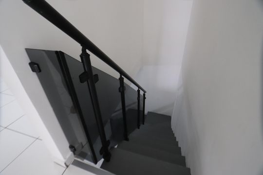 Escadas de casa para alugar com 3 quartos, 150m² em Jardim Rodolfo Pirani, São Paulo