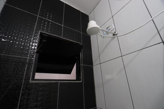 Banheiro de casa para alugar com 3 quartos, 150m² em Jardim Rodolfo Pirani, São Paulo