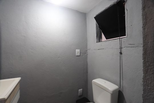 Lavabo do Salão de casa para alugar com 3 quartos, 150m² em Jardim Rodolfo Pirani, São Paulo