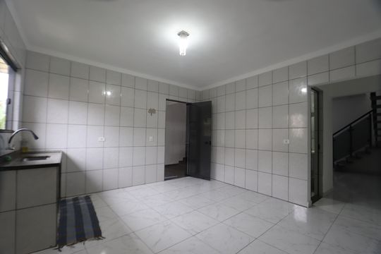 Cozinha de casa para alugar com 3 quartos, 150m² em Jardim Rodolfo Pirani, São Paulo