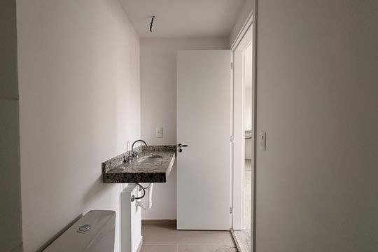Banheiro de apartamento à venda com 2 quartos, 44m² em Campestre, Santo André
