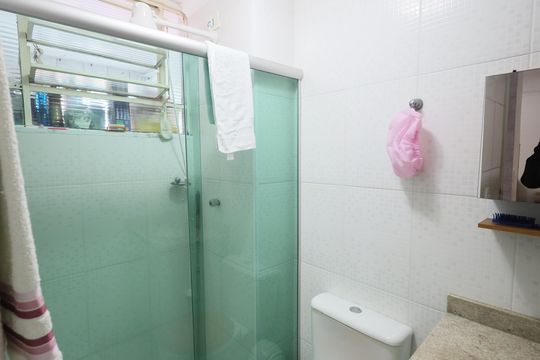 Banheiro de apartamento à venda com 2 quartos, 45m² em Padroeira, Osasco
